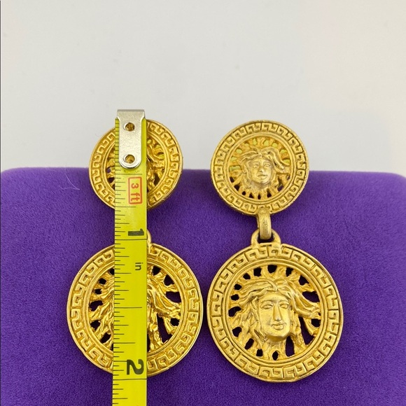 💛 Vintage Medusa Gold Plated Statement Drop Earrings - Picture 2 of 4